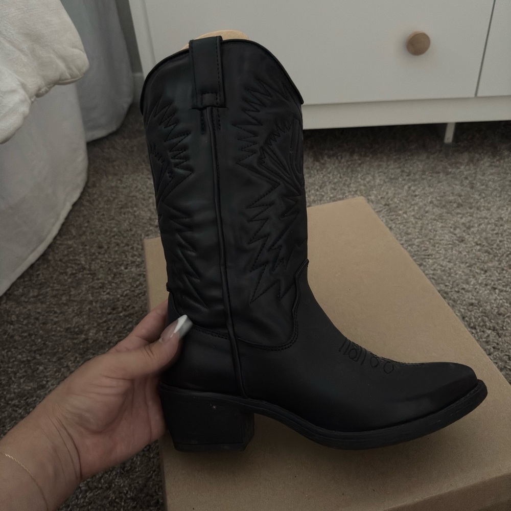 Steve Madden black leather boots